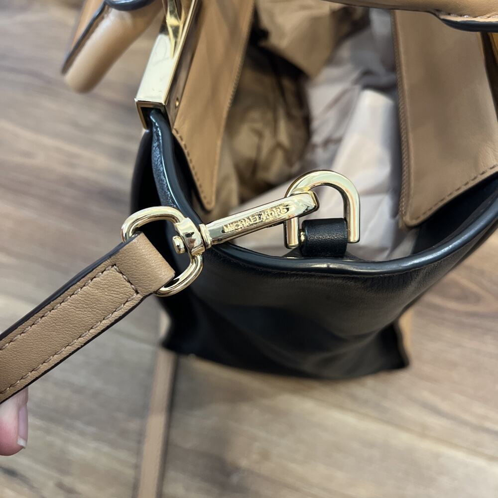 MICHAEL Michael Kors Lana Medium Bicolor leather Tote Handbag Suntan/Black - Picture 7 of 12